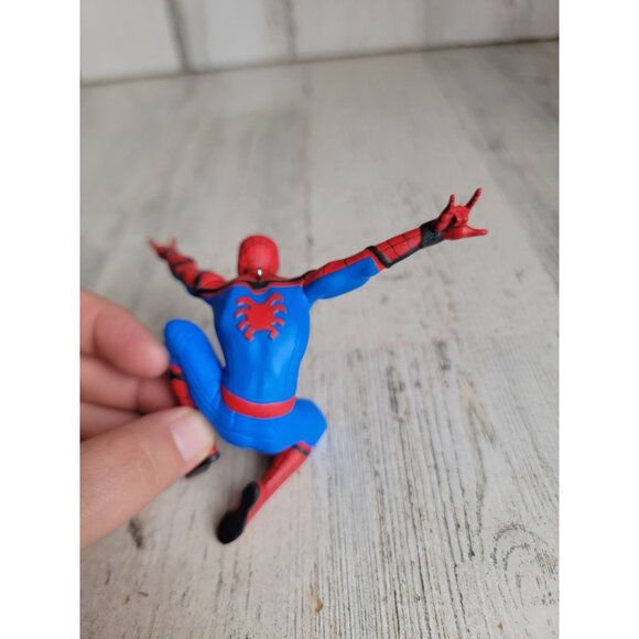 Hallmark a new kind of hero Spider-Man Marvel ornament Xmas - Picture 5 of 6